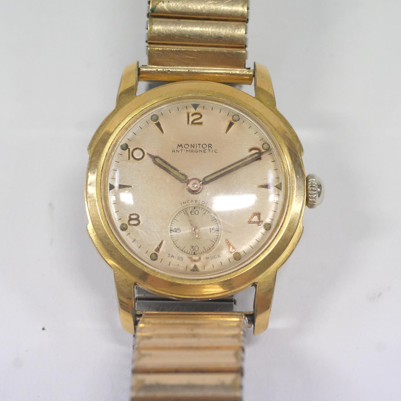 OVERVÅGE. ARMBÅNDSURE. GULD DOBBELT. 1950'ERNE.