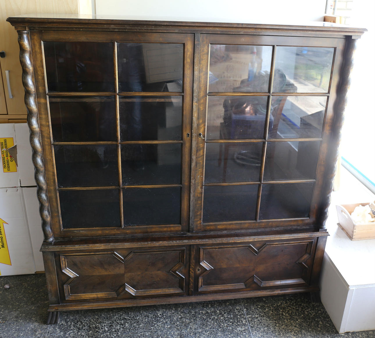 BOKSKÅP, glasdörrar, 1930-tal.