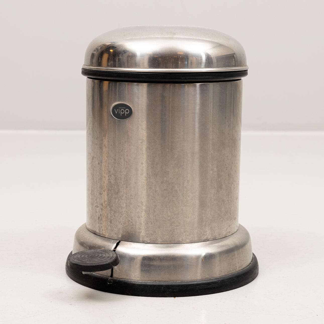 A Danish original tilting bin, 20th century.