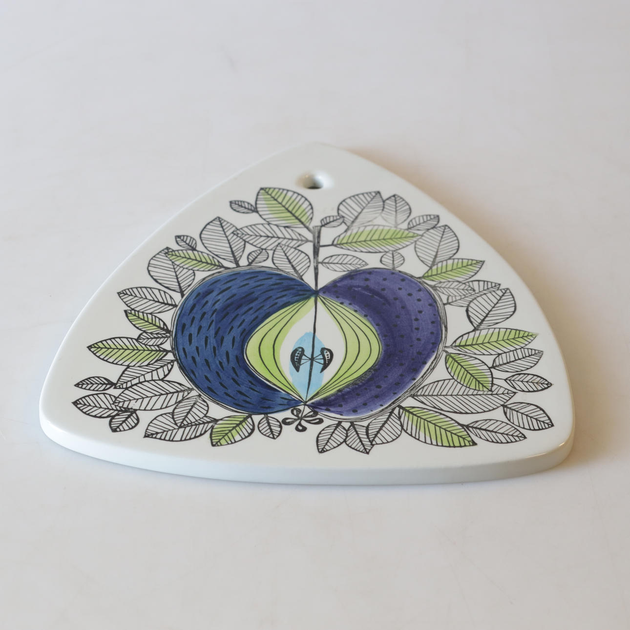 SIGRID RICHTER. A porcelain cutting board, “Eden”, Rörstrand.