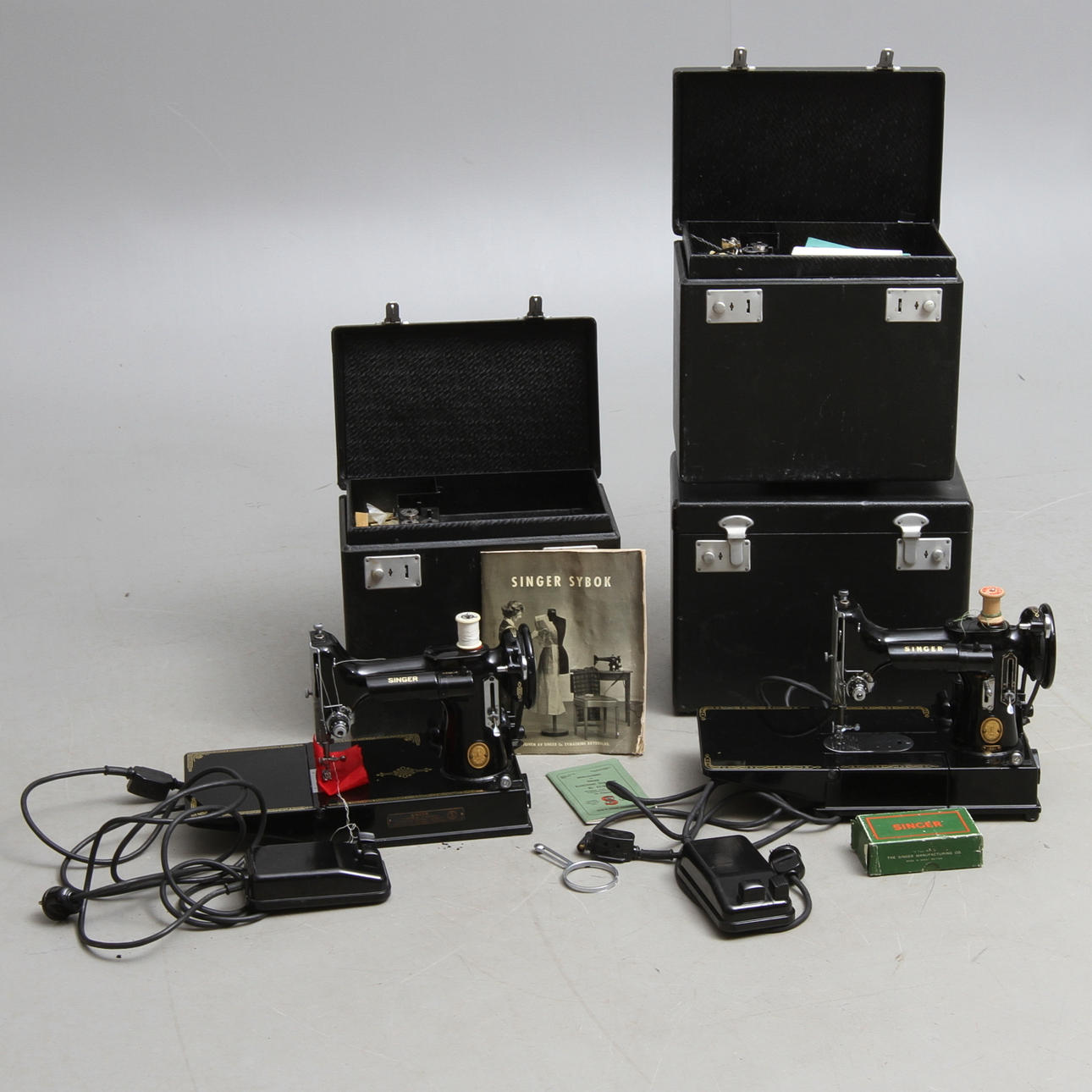 SYMASKINER, 3 st, Singer.