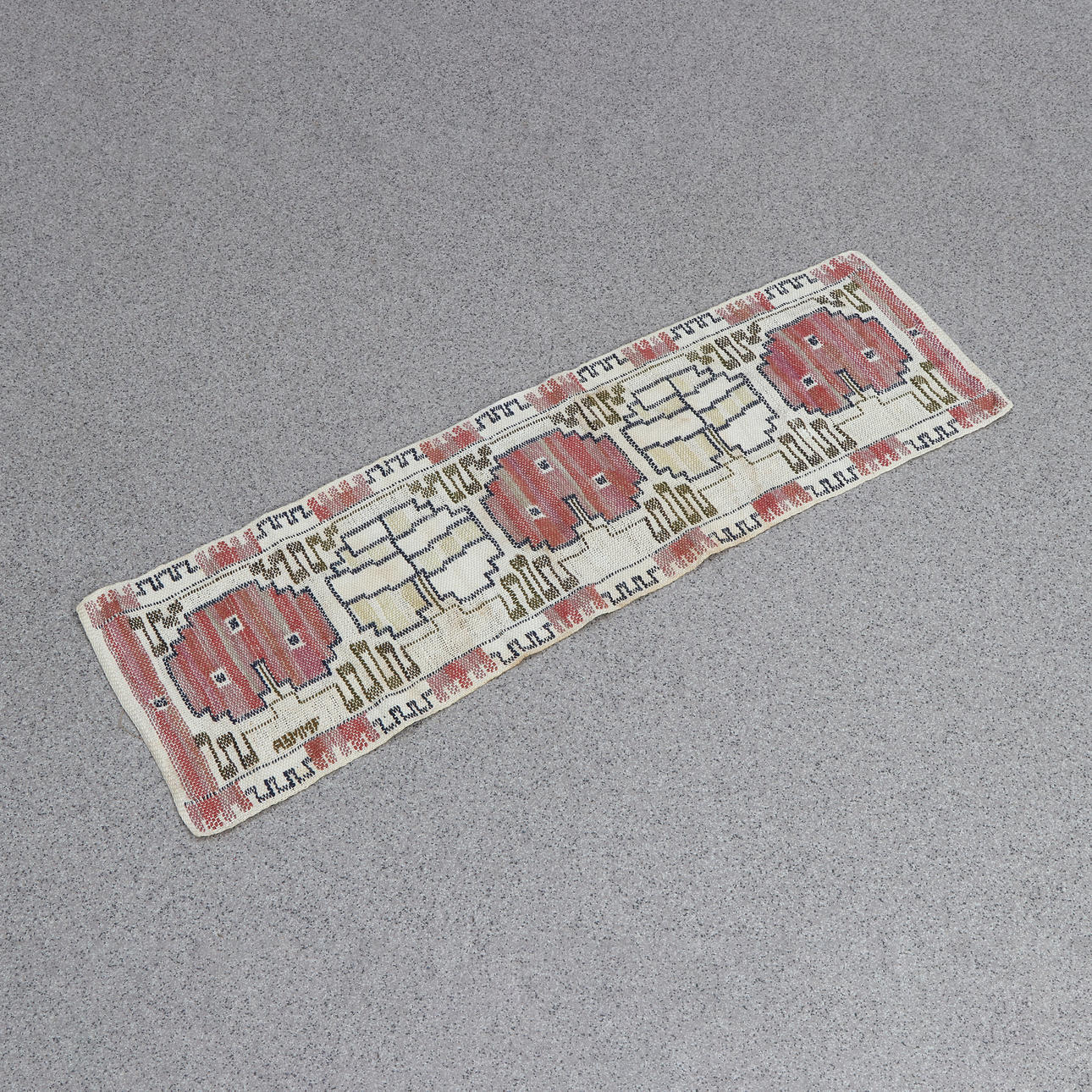 MÄRTA MÅÅS-FJETTERSTRÖM. TISSUE. “Frog leaf”. Signed ABMMF.