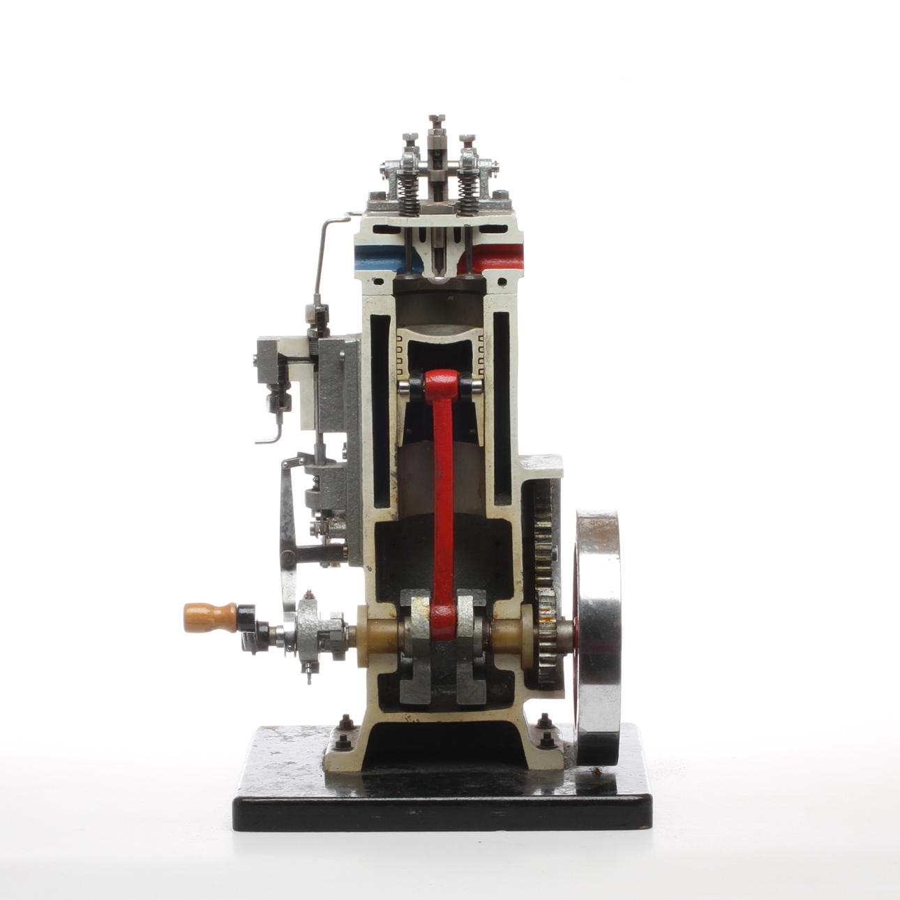 MODELLMOTOR, genomskuren modell för undervisning, omkring 1900-talets mitt.