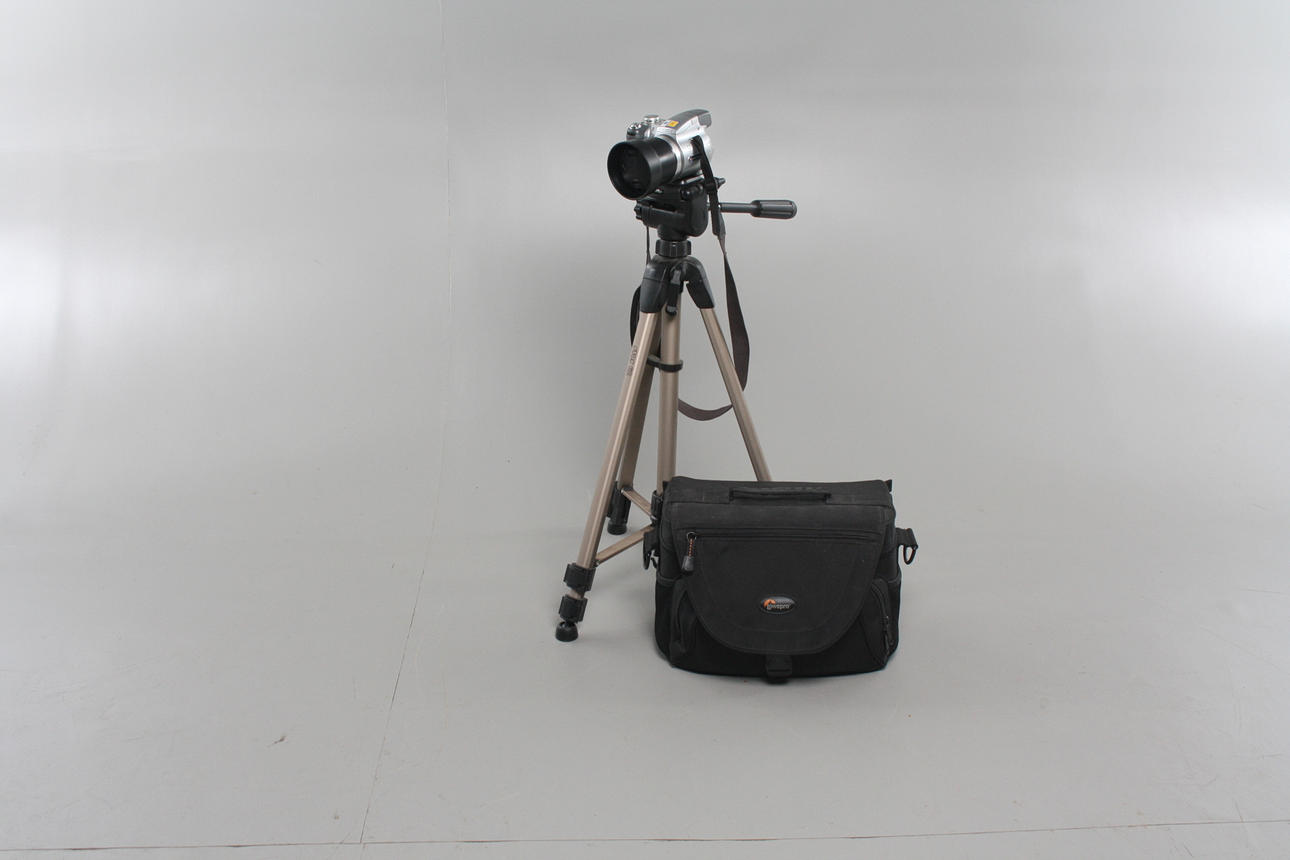 VIDEOKAMERA, Sony Cybershot DSC-H2 och tillbehör.