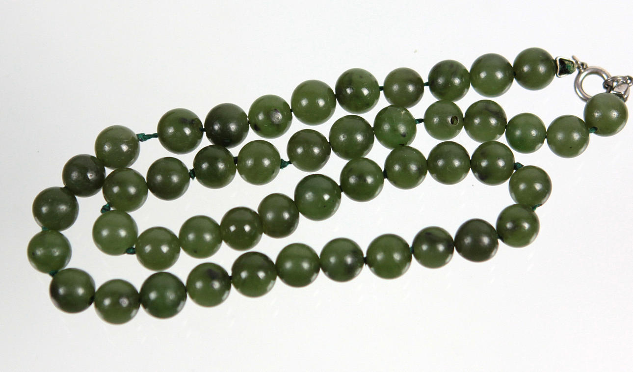 JADE HALSBAND.