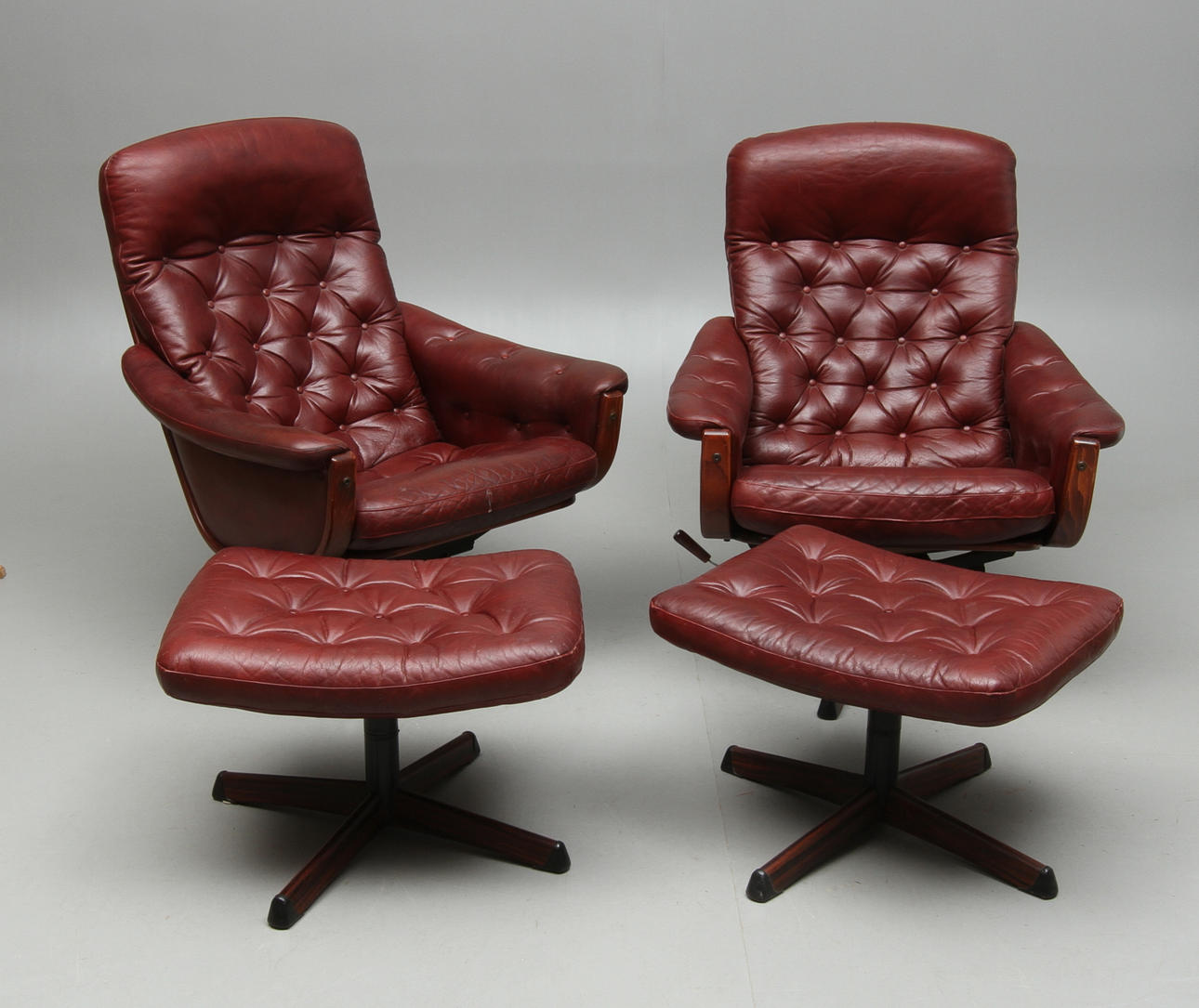 FÅTÖLJER 2 st med fotpallar, Göte Möbler Nässjö, 1900-tal.