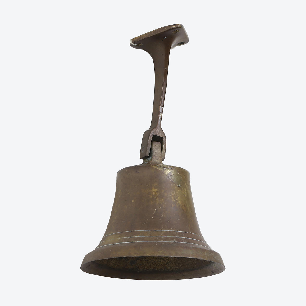 WALL-HUNG SHIP CLOCK, BRASS, 20TH CENTURY.