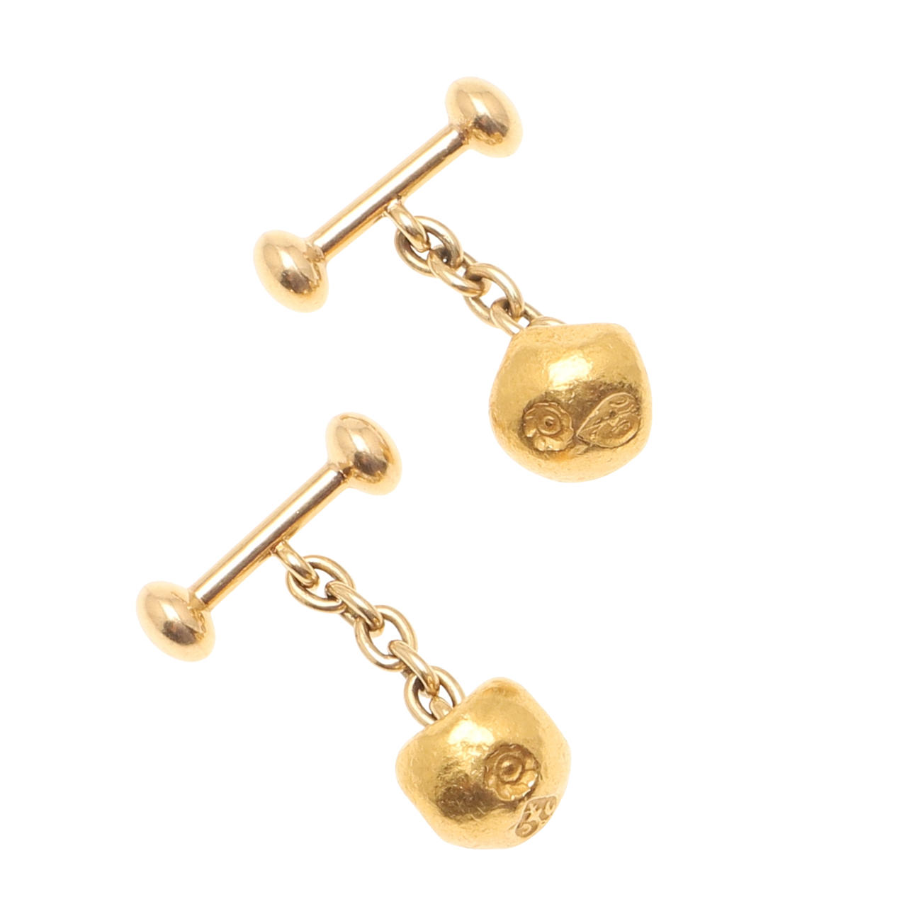 A PAIR OF GOLD NUGGET CUFFLINKS.