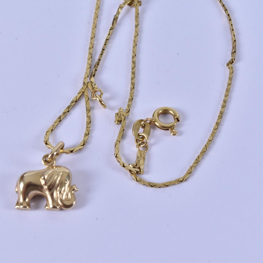 NECKLACE, 18 carat red gold.