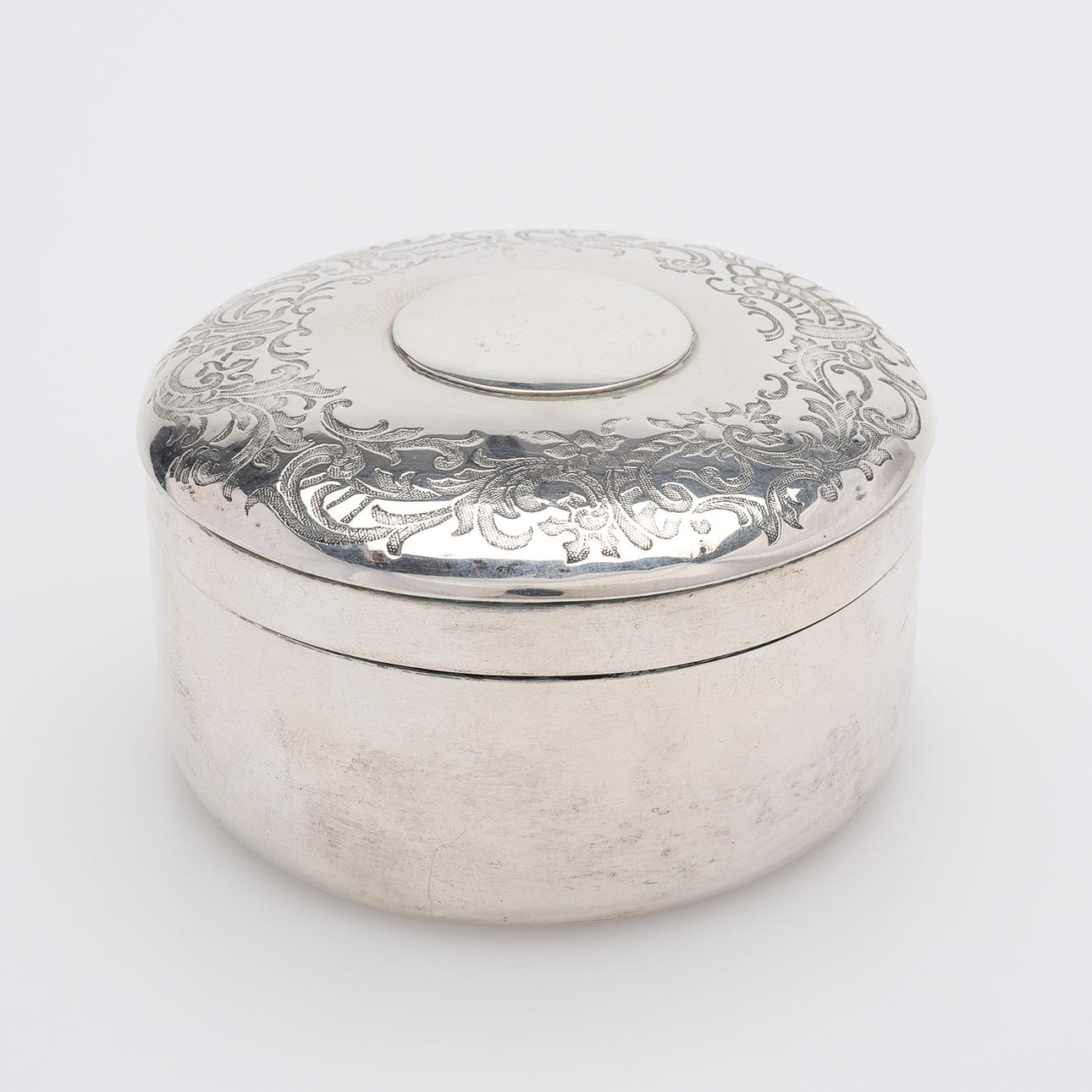 GUSTAF DAHLGREN, A silver box, Malmö, 1849, 110 g.