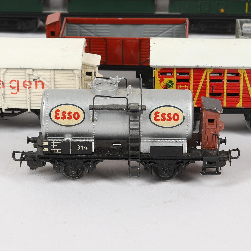 MÄRKLIN, train, 14 pieces, locomotives & wagons.