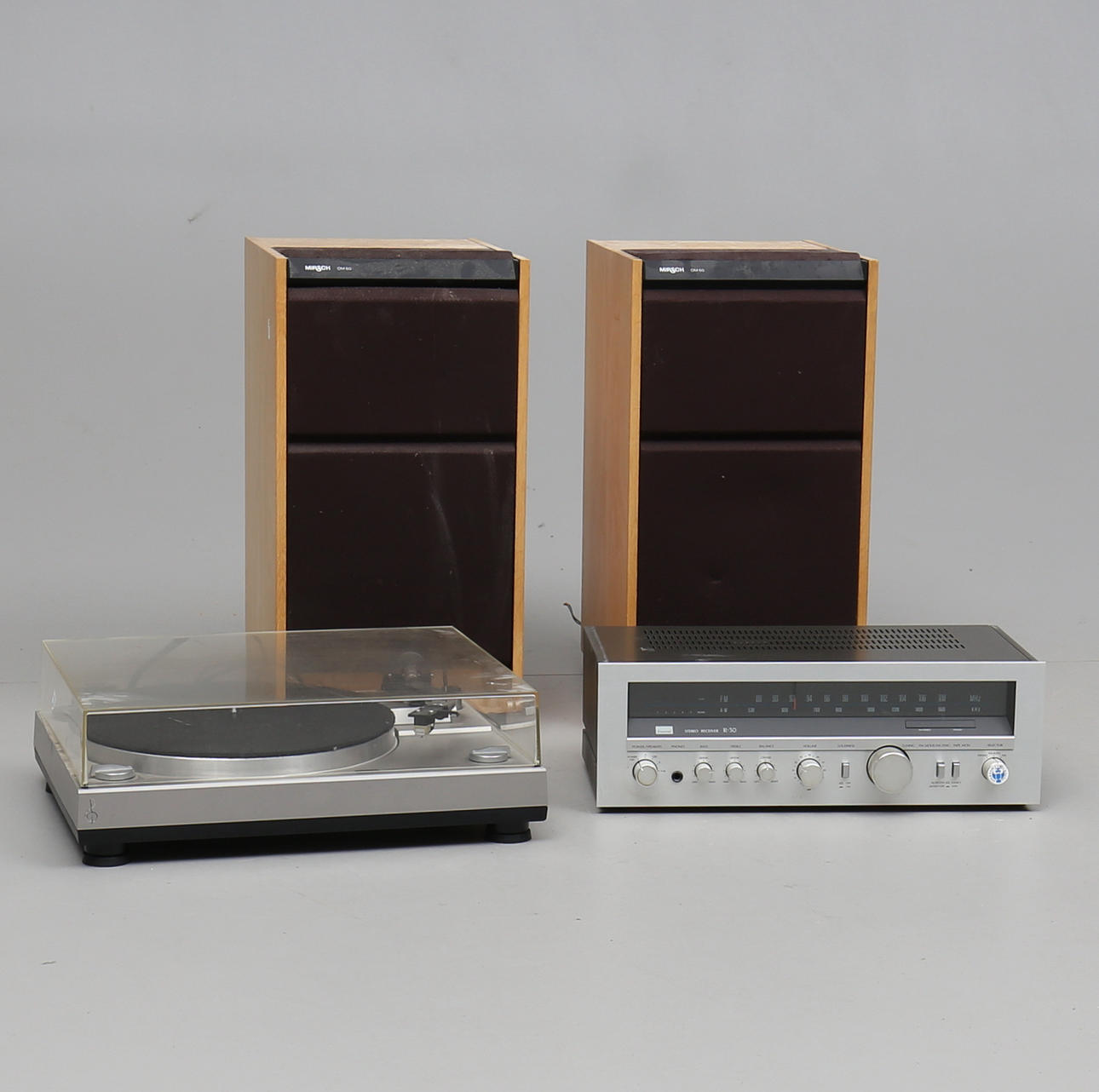 SKIVSPELARE, RECIEVER OCH HÖGTALARE, 2 st, Sansui och Mirsch, 1900-talets andra hälft.