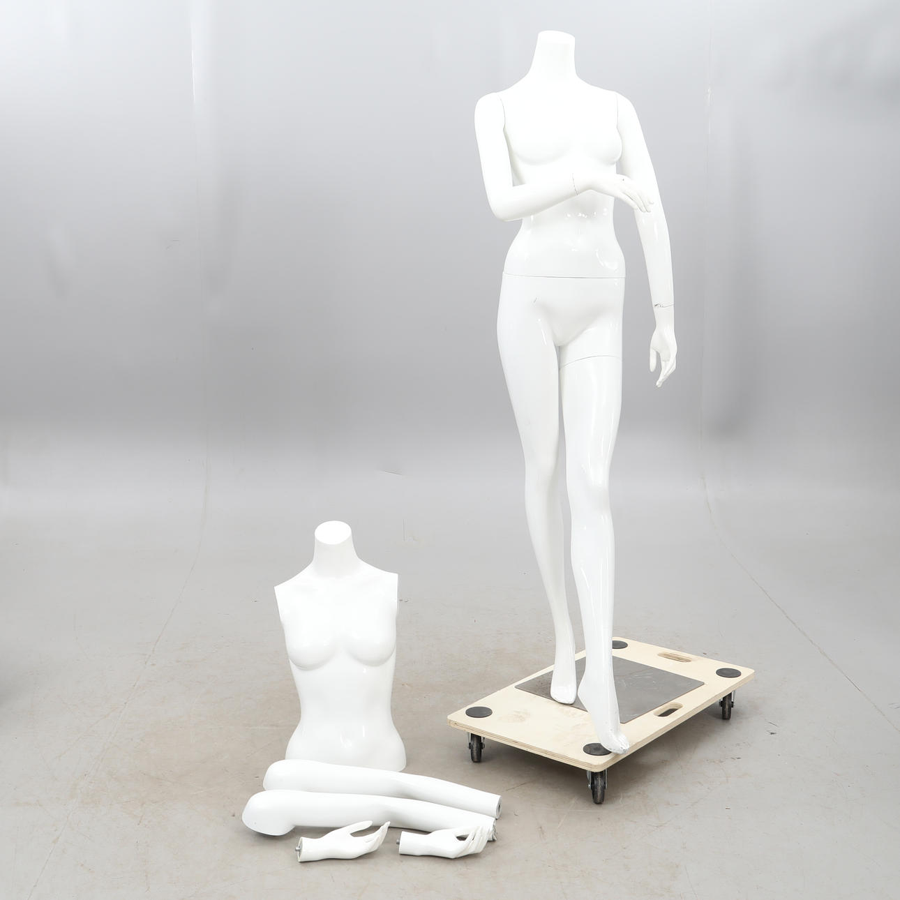 MANNEQUINS, ladies-model, divisible.