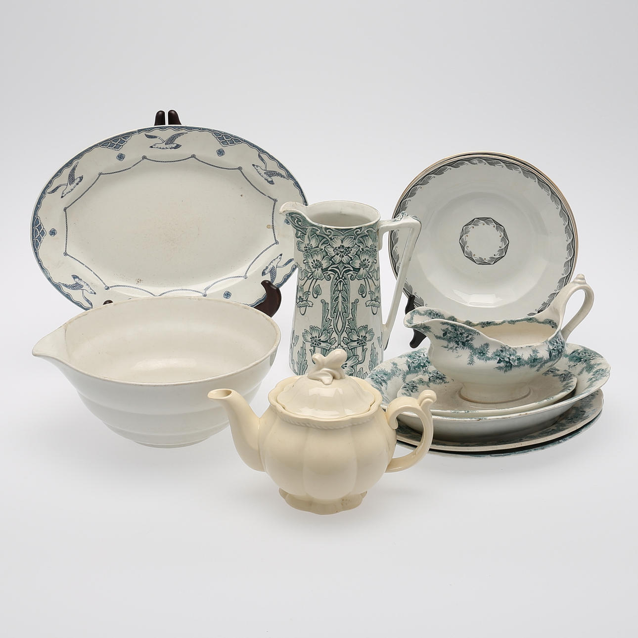 SERVISDELAR, porslin, 9 delar, olika modeller, 1800/1900-tal.