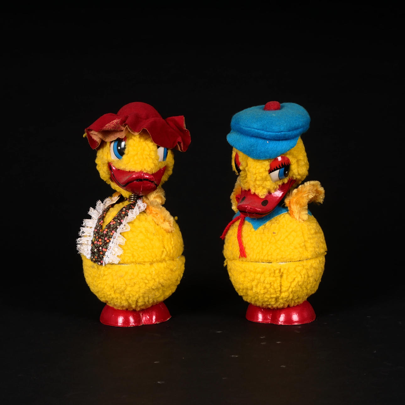 EASTER DECORATIONS, Easter eggs in the shape of chickens, 2 pcs, 1950s.