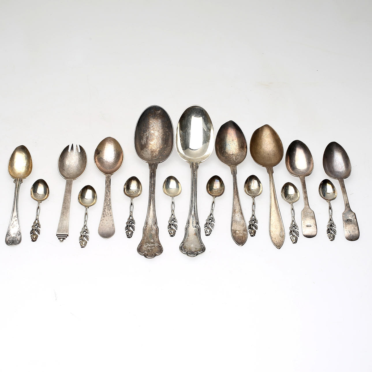 SILVERFÖREMÅL, 17 st. Total vikt ca 382 g.