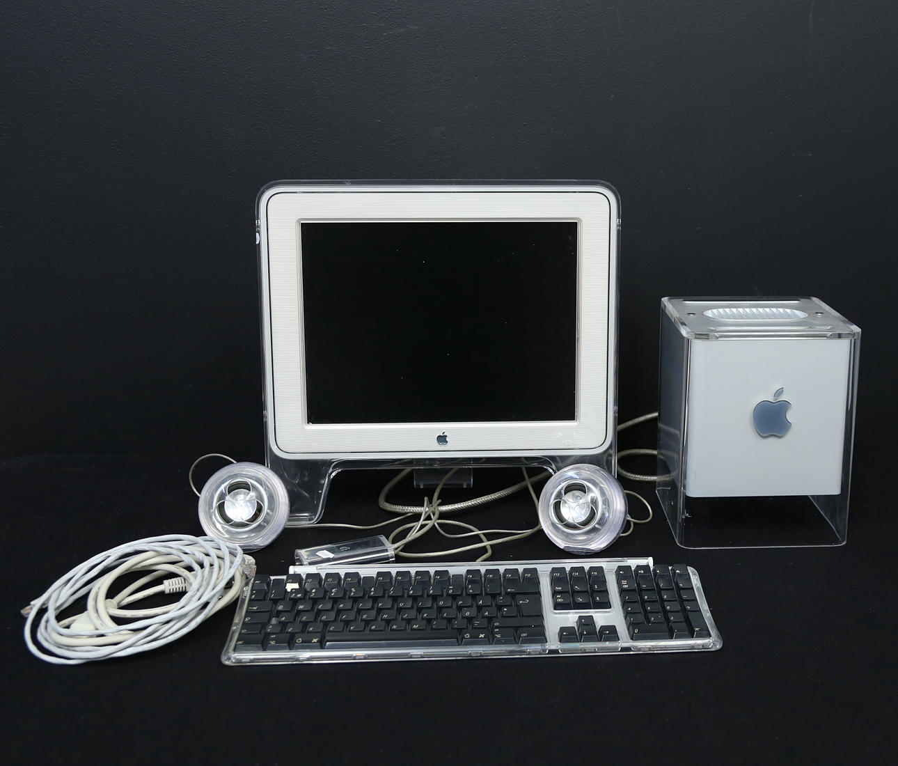 COMPUTER, Apple, Studio Display, G4 Cube, Pro Keyboard and speakers, 2000-2001.