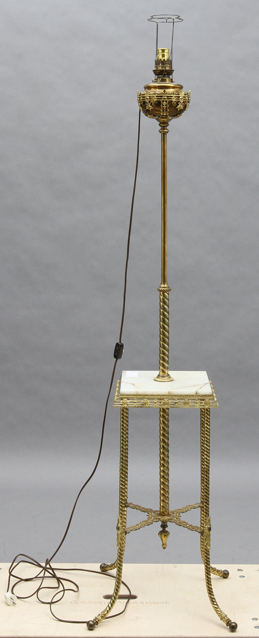 GOLVLAMPA, 1900-talets mitt.