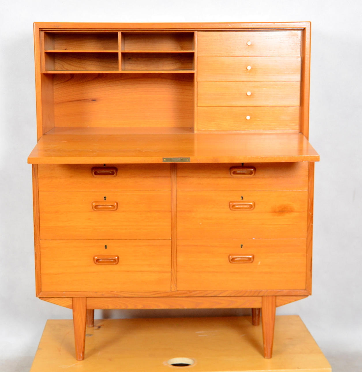 SEKRETÄR MED SKRIVKLAFF, bonat trä, 1960/70-tal.