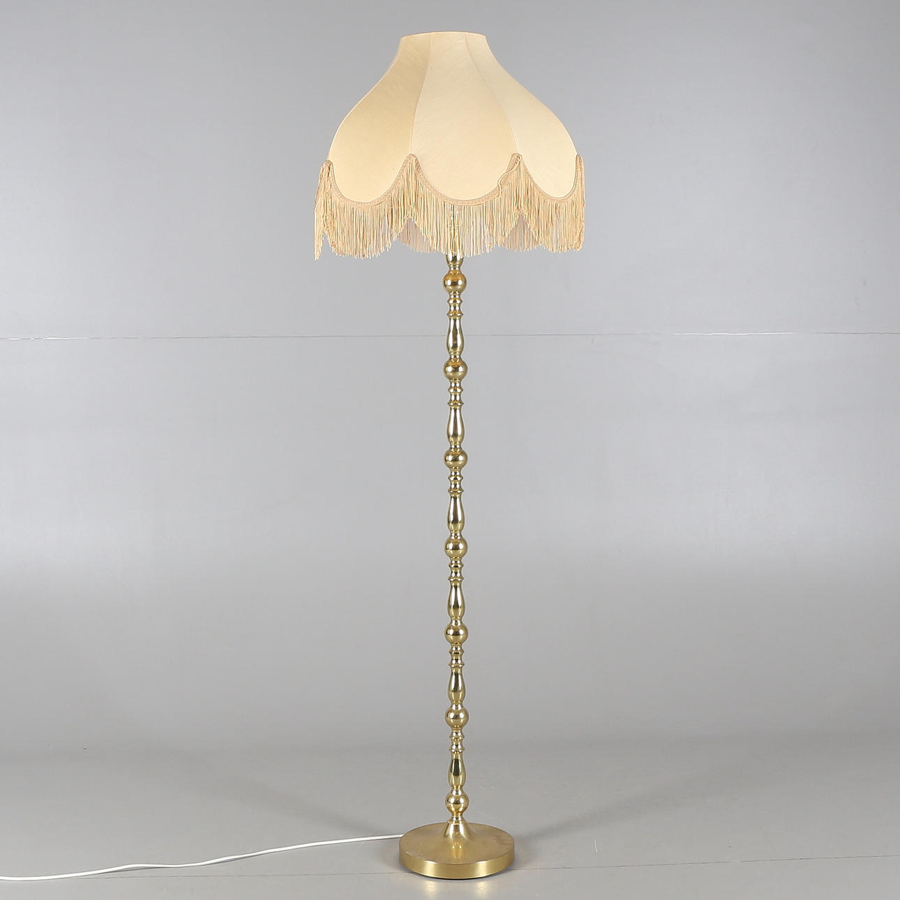 GOLVLAMPA, gulmetall, Enco, Typ 72, 1900-talets andra hälft.