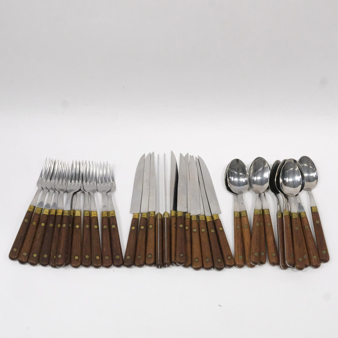 CUTLEX FRANCE, CUTLERY SET IN TEAK AND STAINLESS. Miscellaneous ...