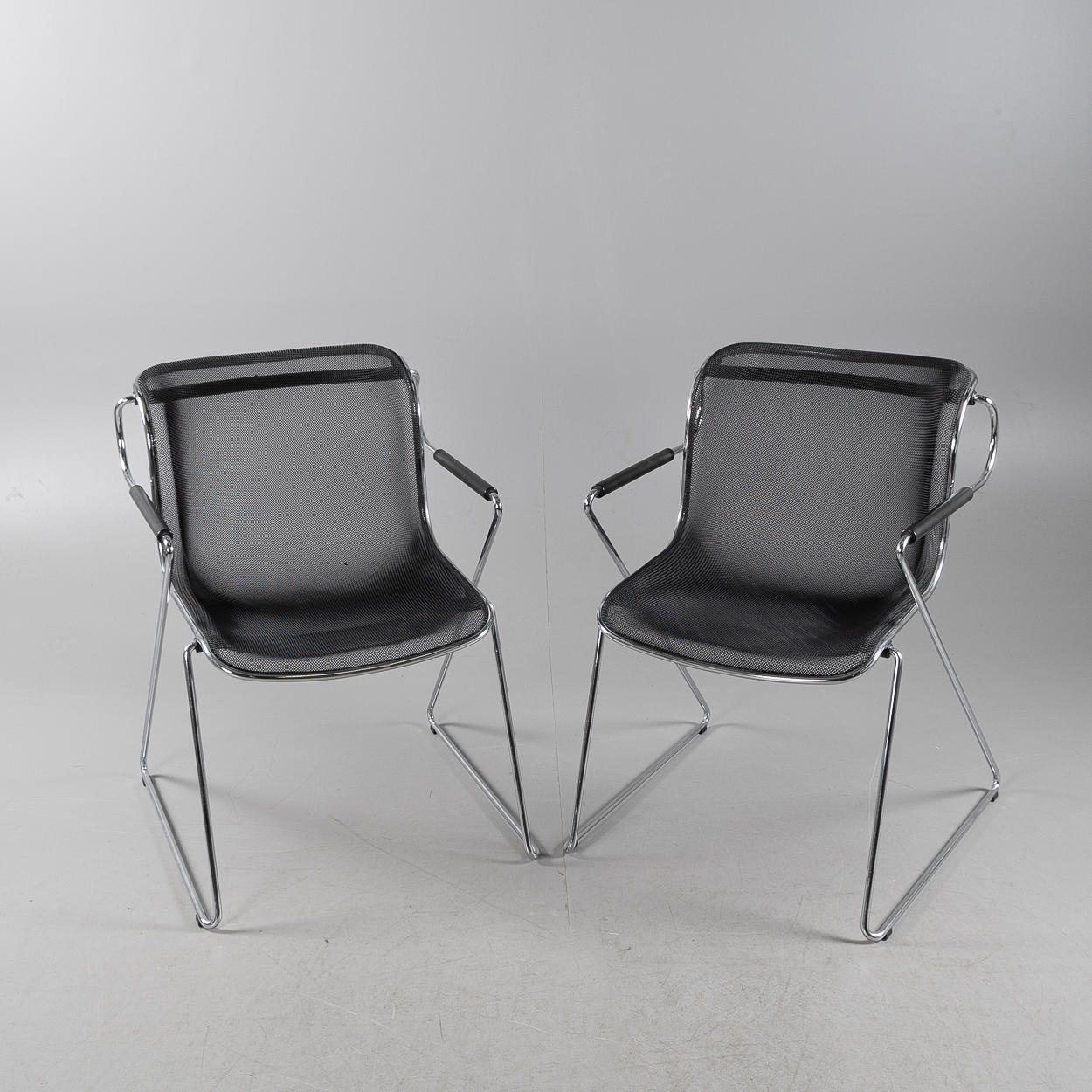 CHARLES POLLOCK. Armchairs, a pair, model “Penelope”, for Castelli.