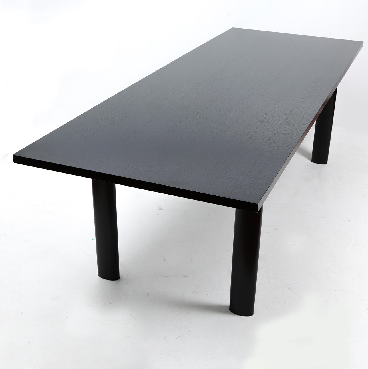 TABELLE, „LC6", Cassina, Italien.