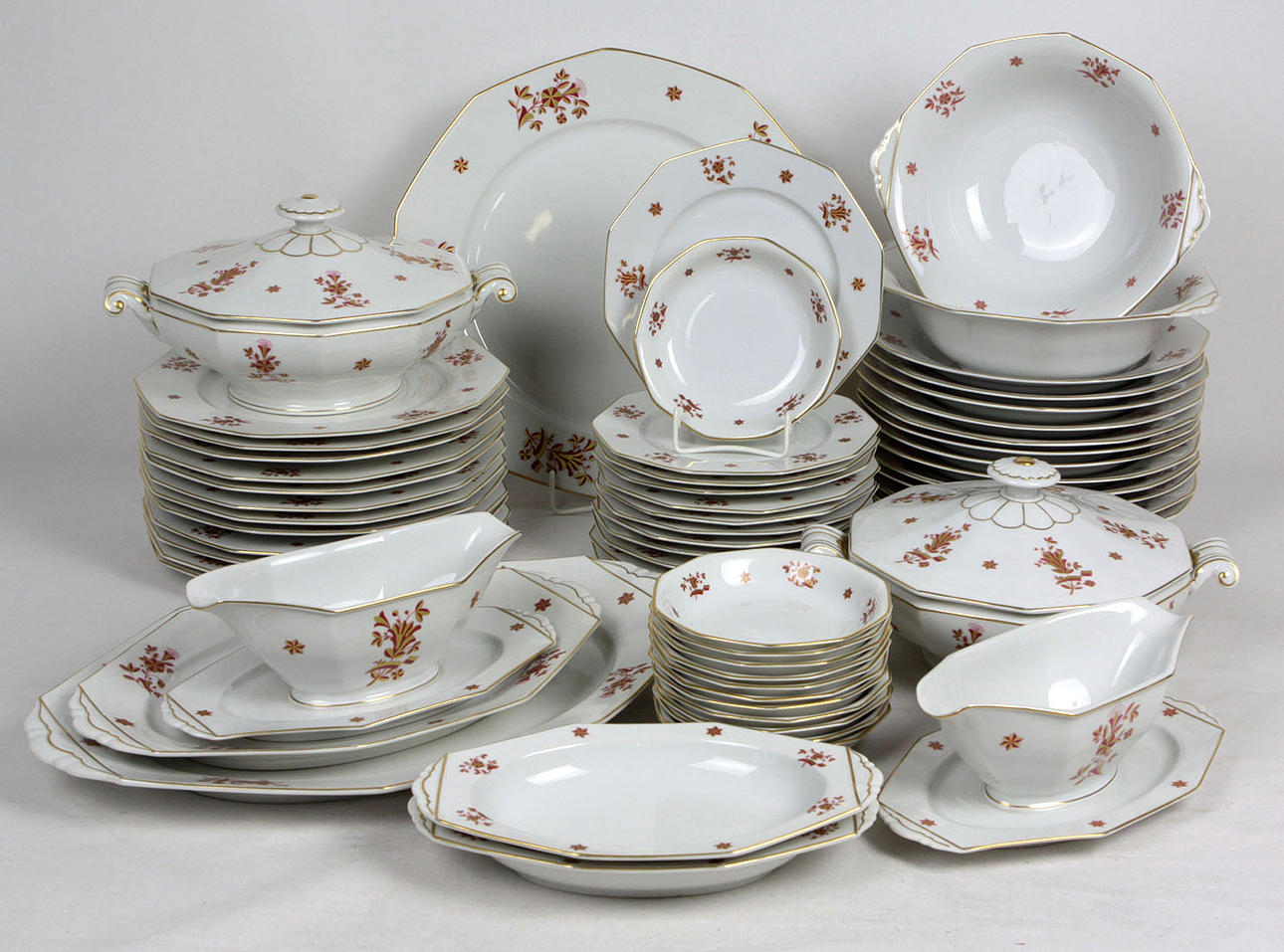 ART DECO DINING SERVICE, modell Bella, omkring 1930.