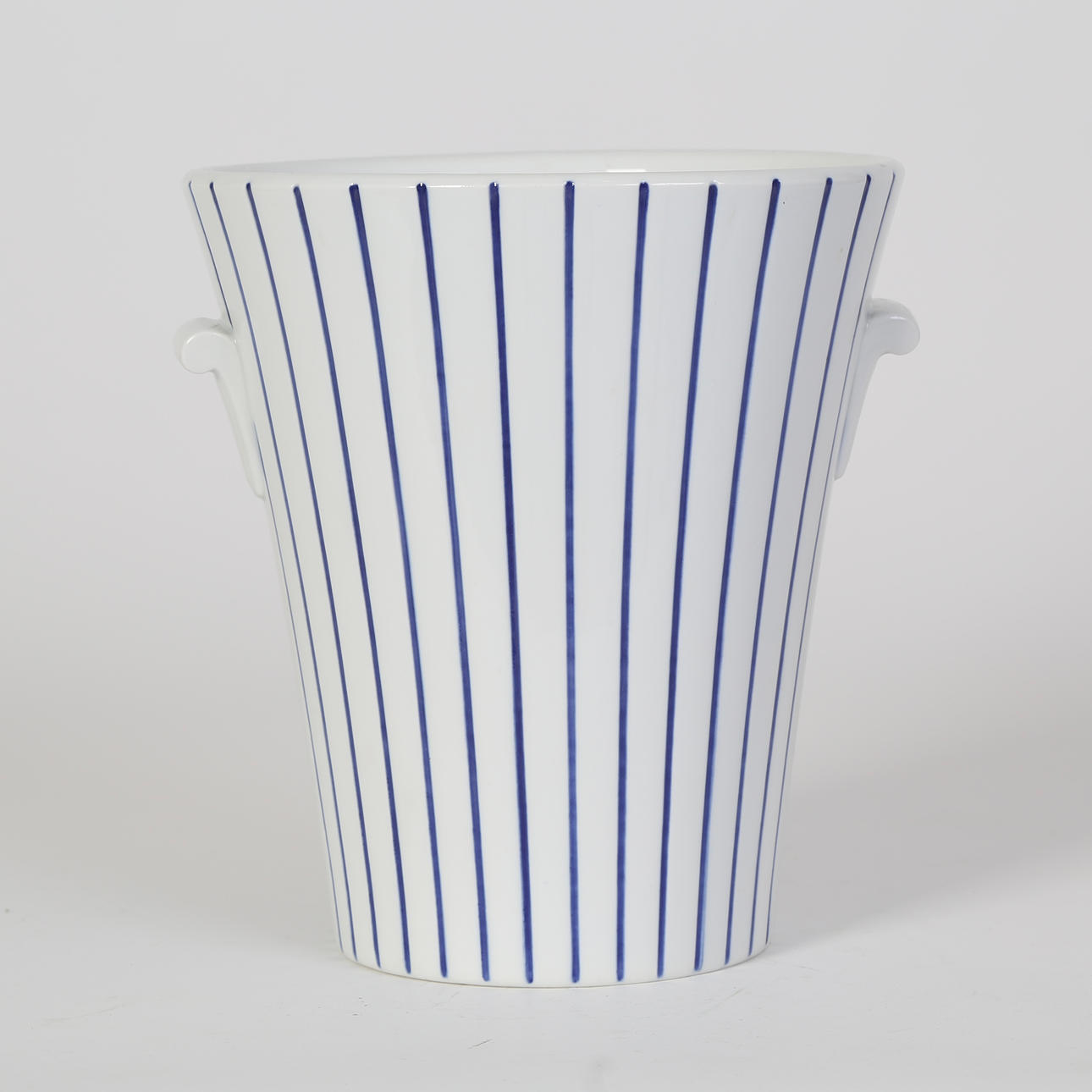 BING & GRØNDAHL. Champagnekøler af porcelæn.