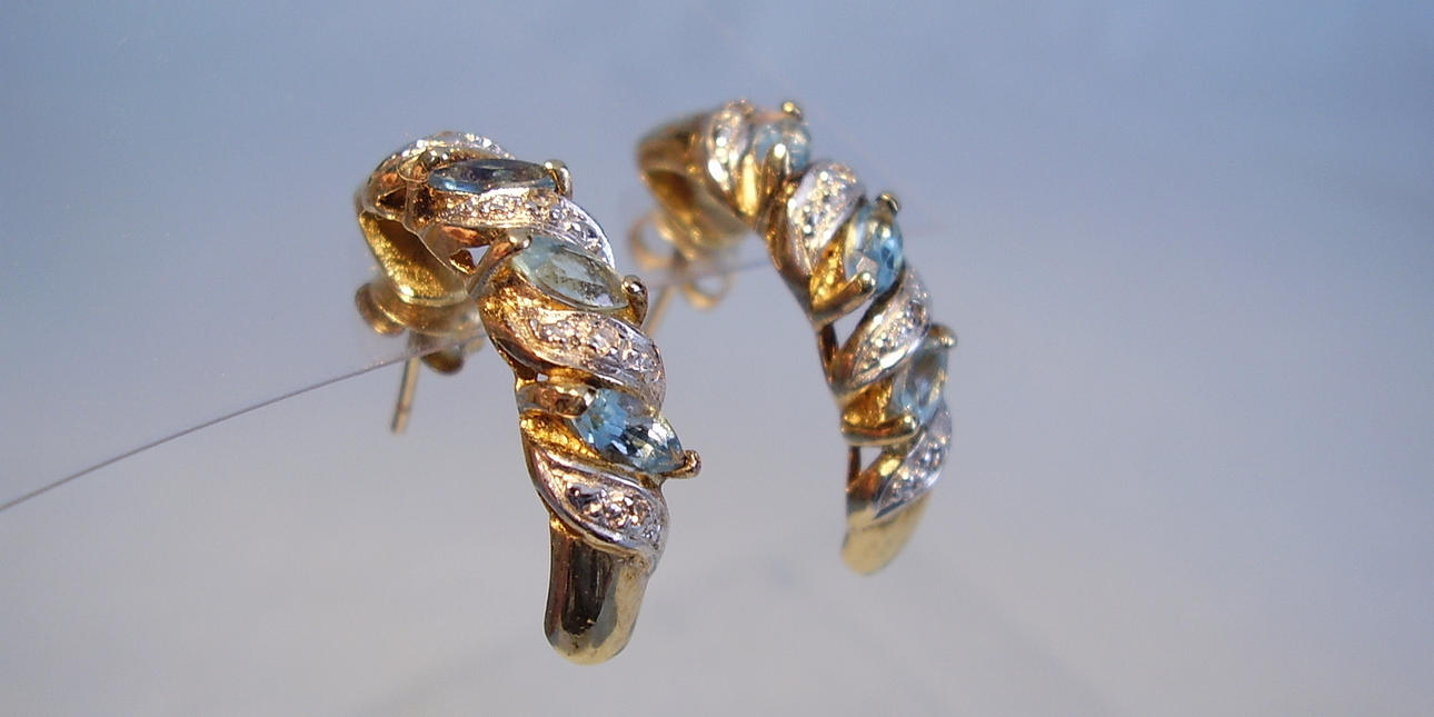 DIAMANT - BLÅ TOPAS ÖRA DUBBAR.