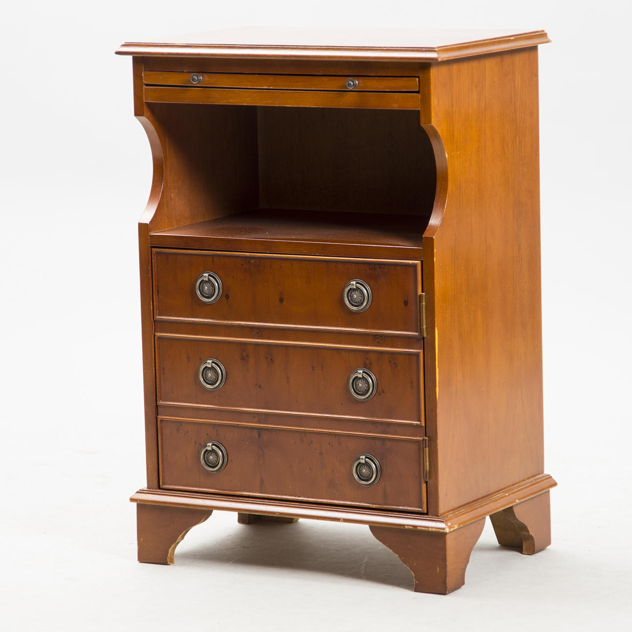 SÄNGBORD, idegran, engelsk stil.