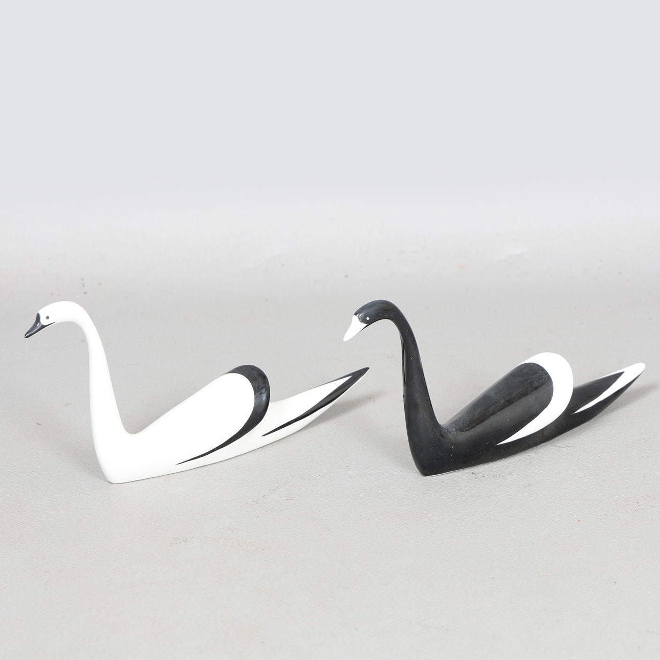TWO BOXED AS CMIELOW LABEDZ PORCELAIN SWANS (2).