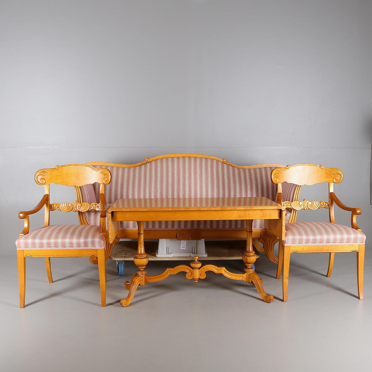 SOFFGRUPP, 4 delar, Karl Johan-stil, Alsterbo Möbler AB, 1900-talets andra hälft.