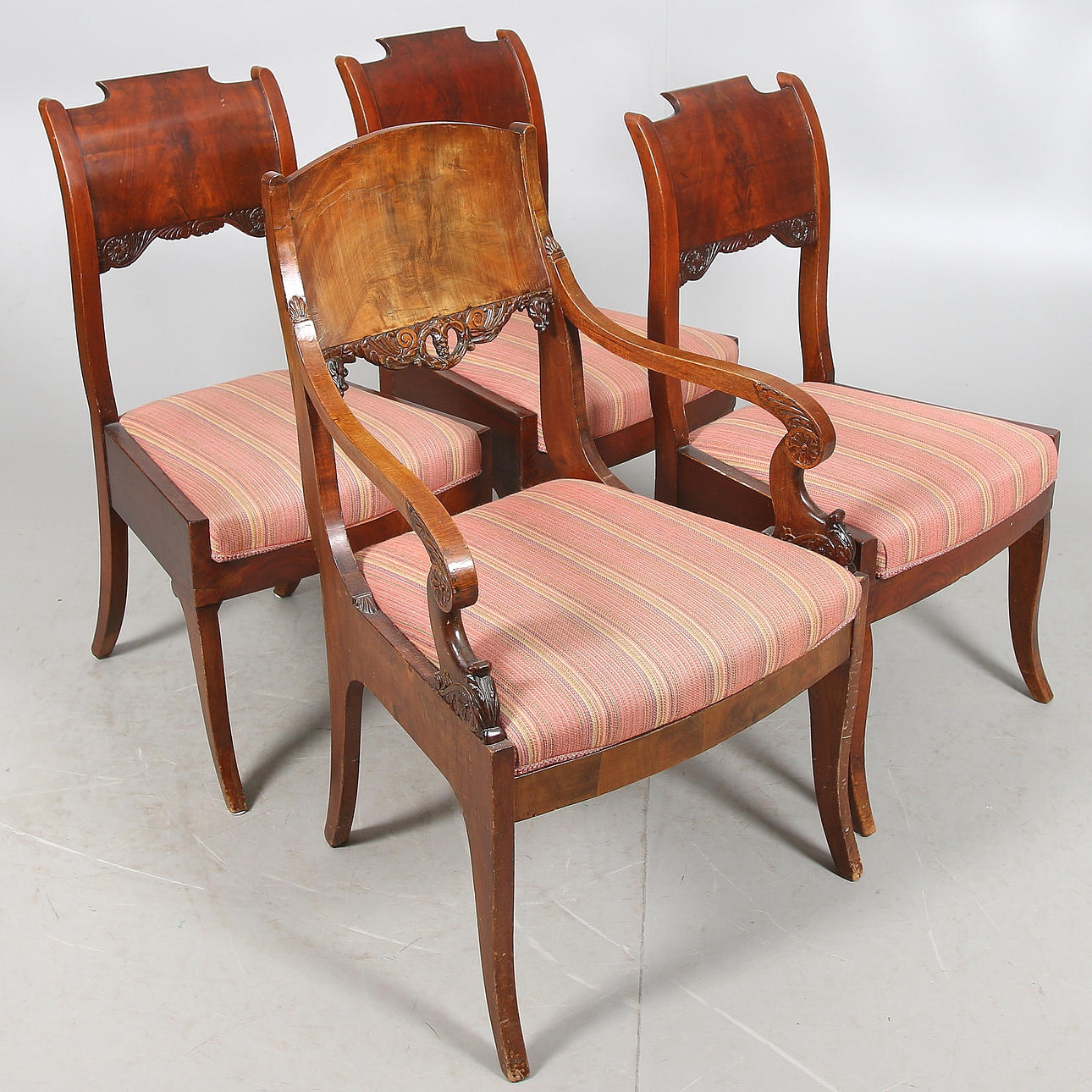 STOLAR, 4 st, senempire, Ryssland. 1800-tal.