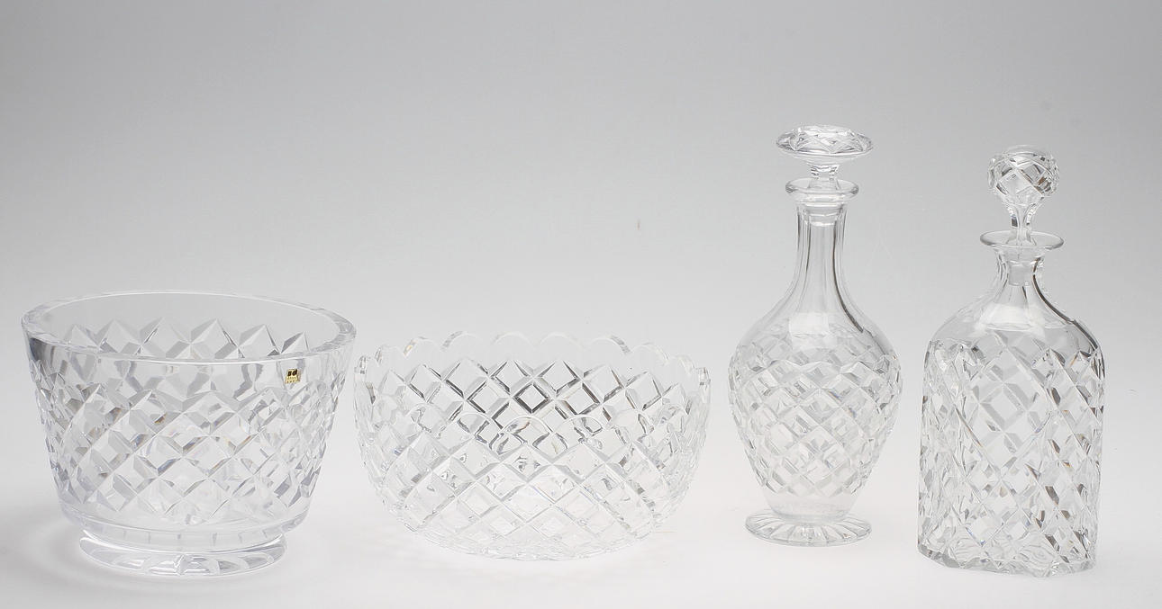 KARAFFER, 2 st samt SKÅLAR, 2 st, Kristall. Bland annat "Briljant", Boda Åfors.