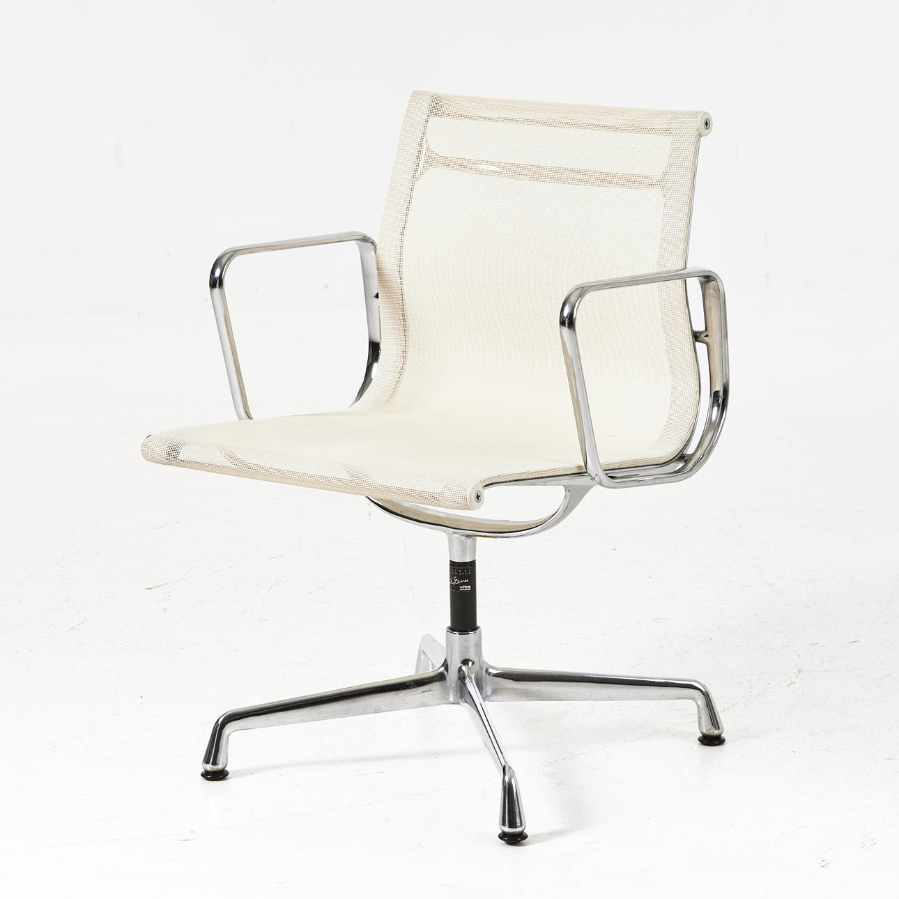 CHARLES & RAY EAMES. “EA107", armchair, Vitra, design year 1958.