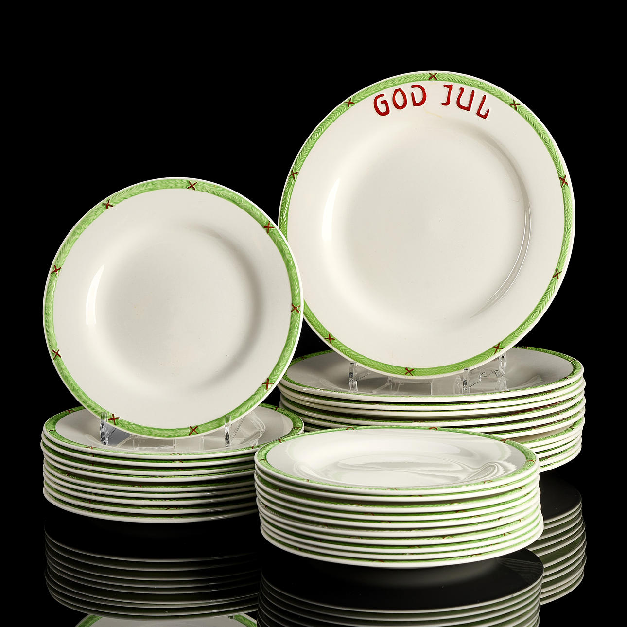 Jouluastiasto, 32 osaa, ”Hyvää joulua”, Gustavsberg.