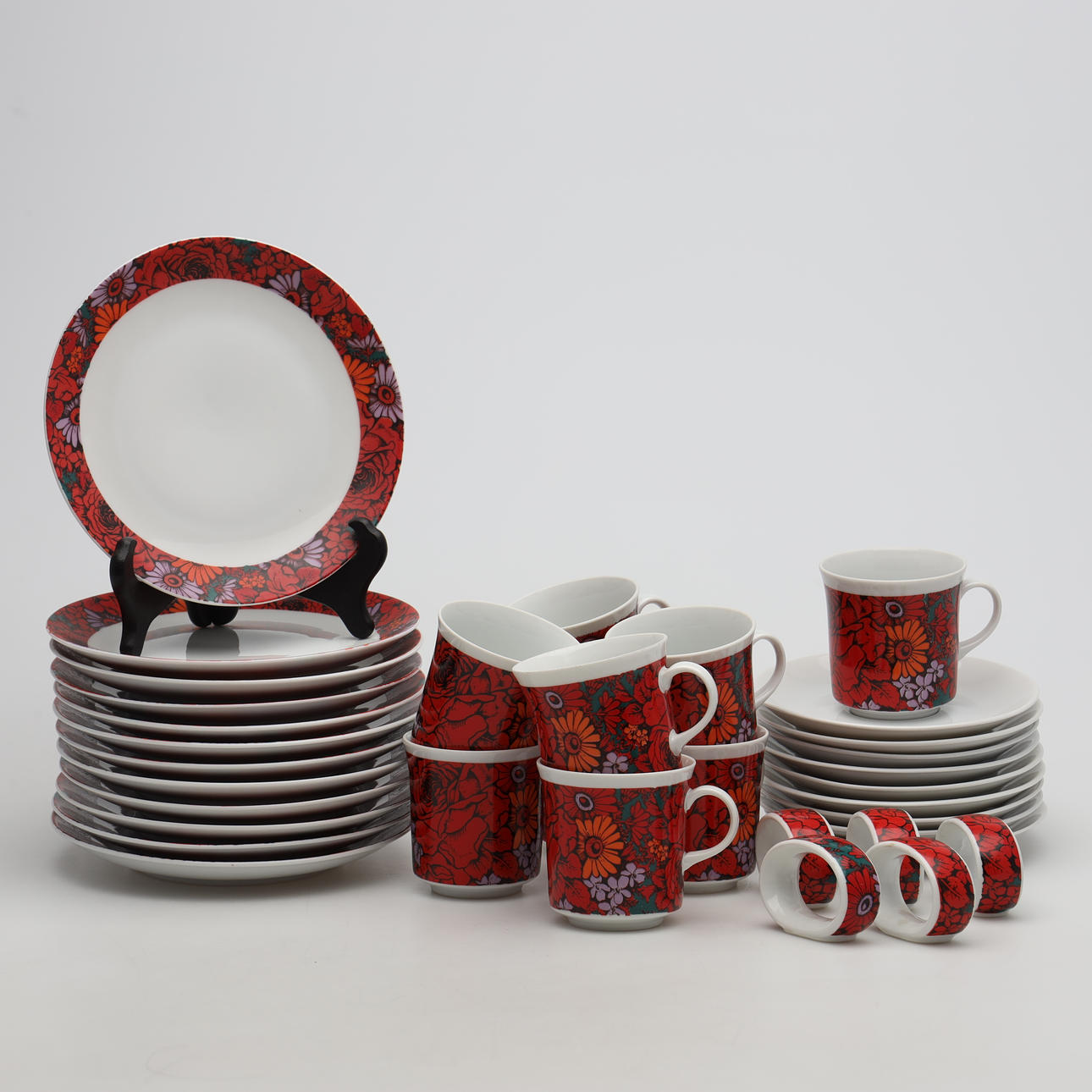 Ein 35-teiliges Kaffeeset aus Porzellan, Wunsiedel, Bayern, Deutschland. Keramik & Porzellan - Service