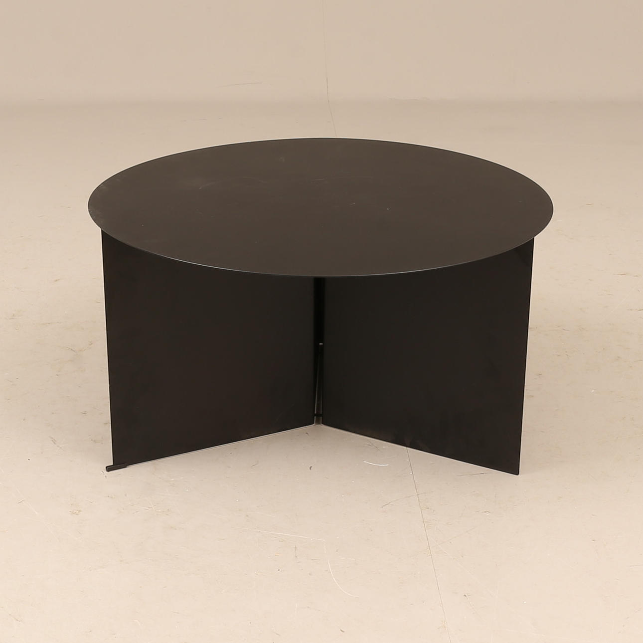 COFFEE TABLE, metal, “Slit”, Hay.