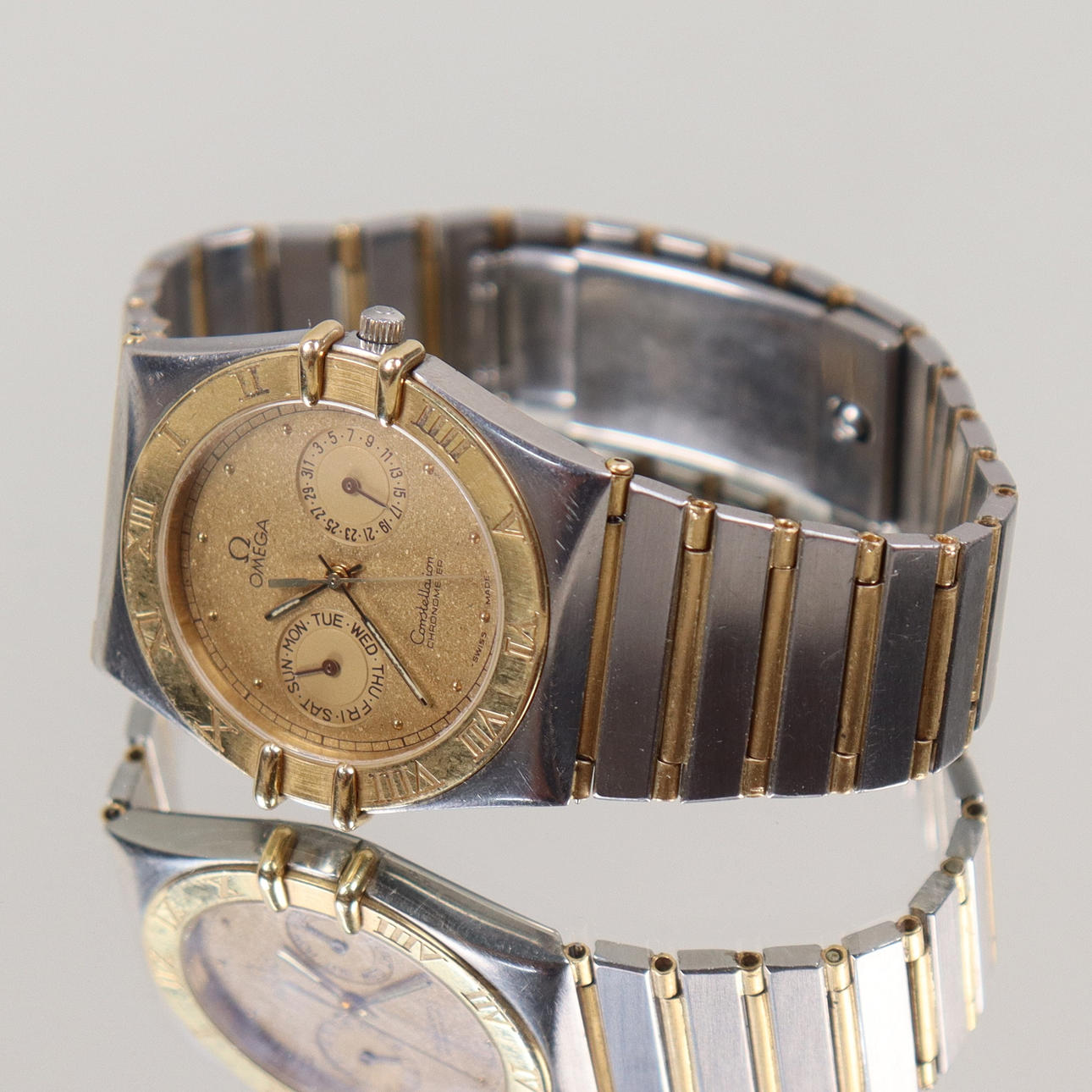 A wristwatch, Omega, Constellation Chronometer, “Manhattan” also called Owl/Owl, 1980s/90s.