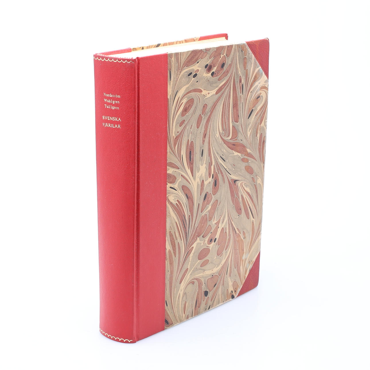 BOK. Svenska fjärilar, 1941, halvfranskt band.