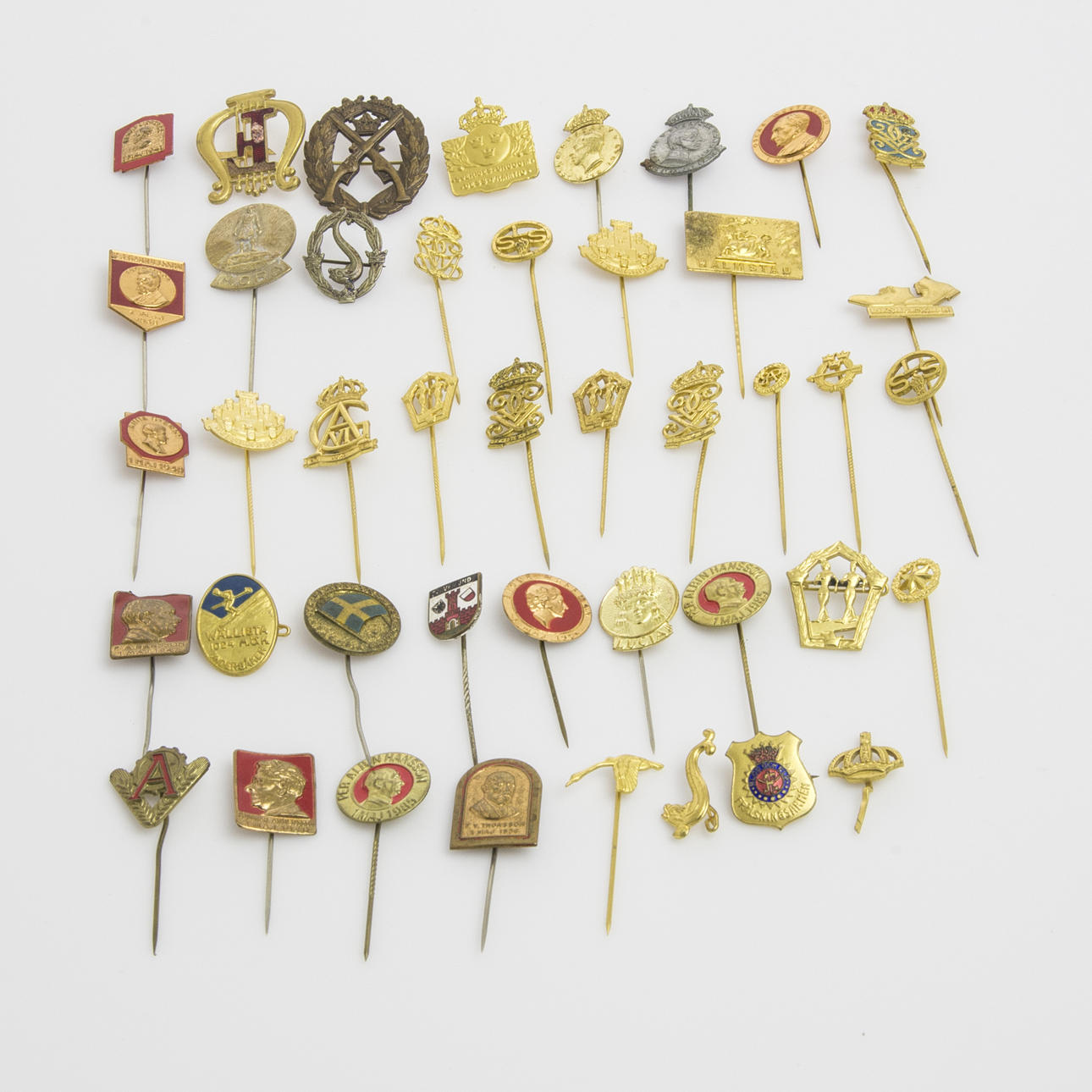 PINNS OCH MEDALJER, 43 stycken.