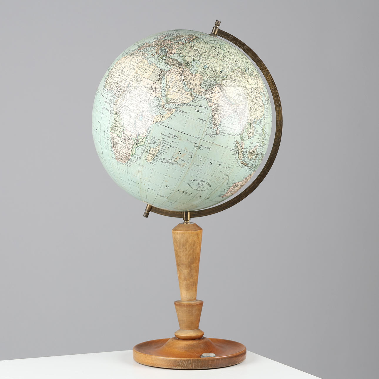 The globe of the bookcase, ca.1928-30.