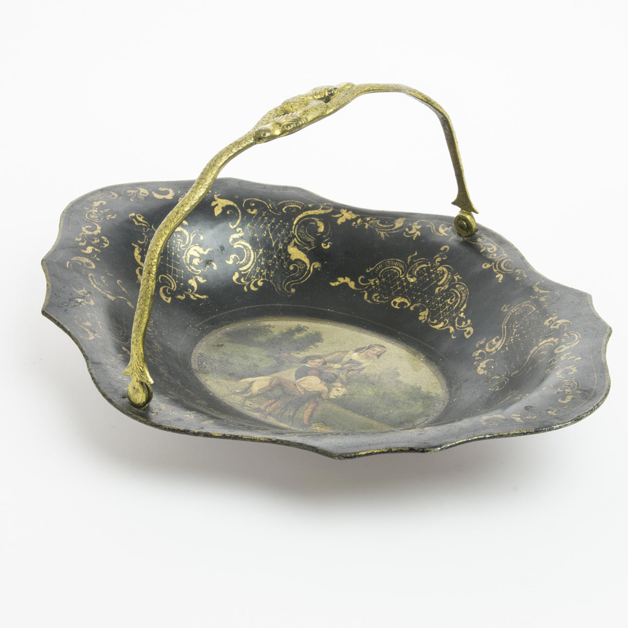 SKÅL MED HÄNKEL, dekormålad plåt, troligen Frankrike, 1800-tal.