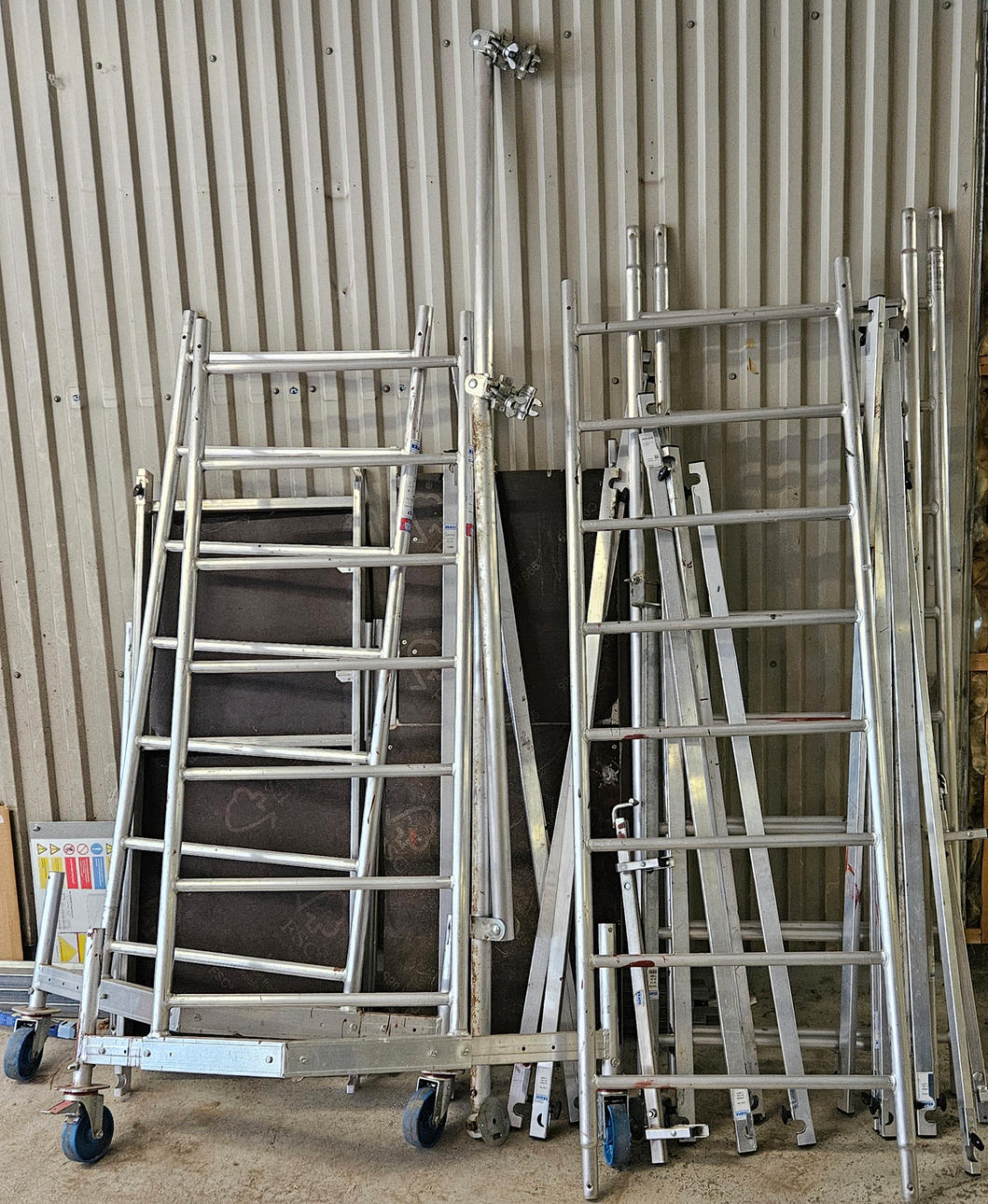 CONSTRUCTION STAND, Krause.