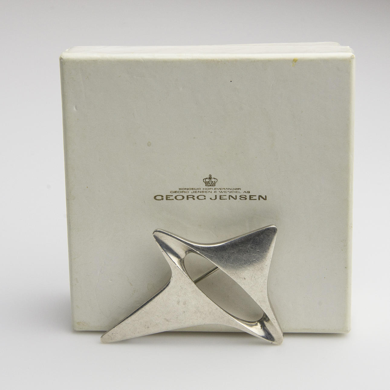 BROSCH, silver, design Henning Koppel, Georg Jensen.