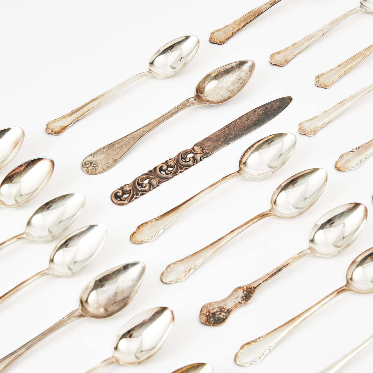 TEELÖFFEL, BRIEFMESSER, ca. 40 Stck., silber, verschiedene Modelle.