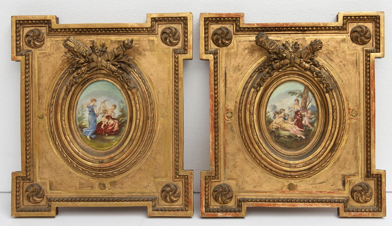 TAVLOR, 2 st, bemålade tryck, 1900-tal.