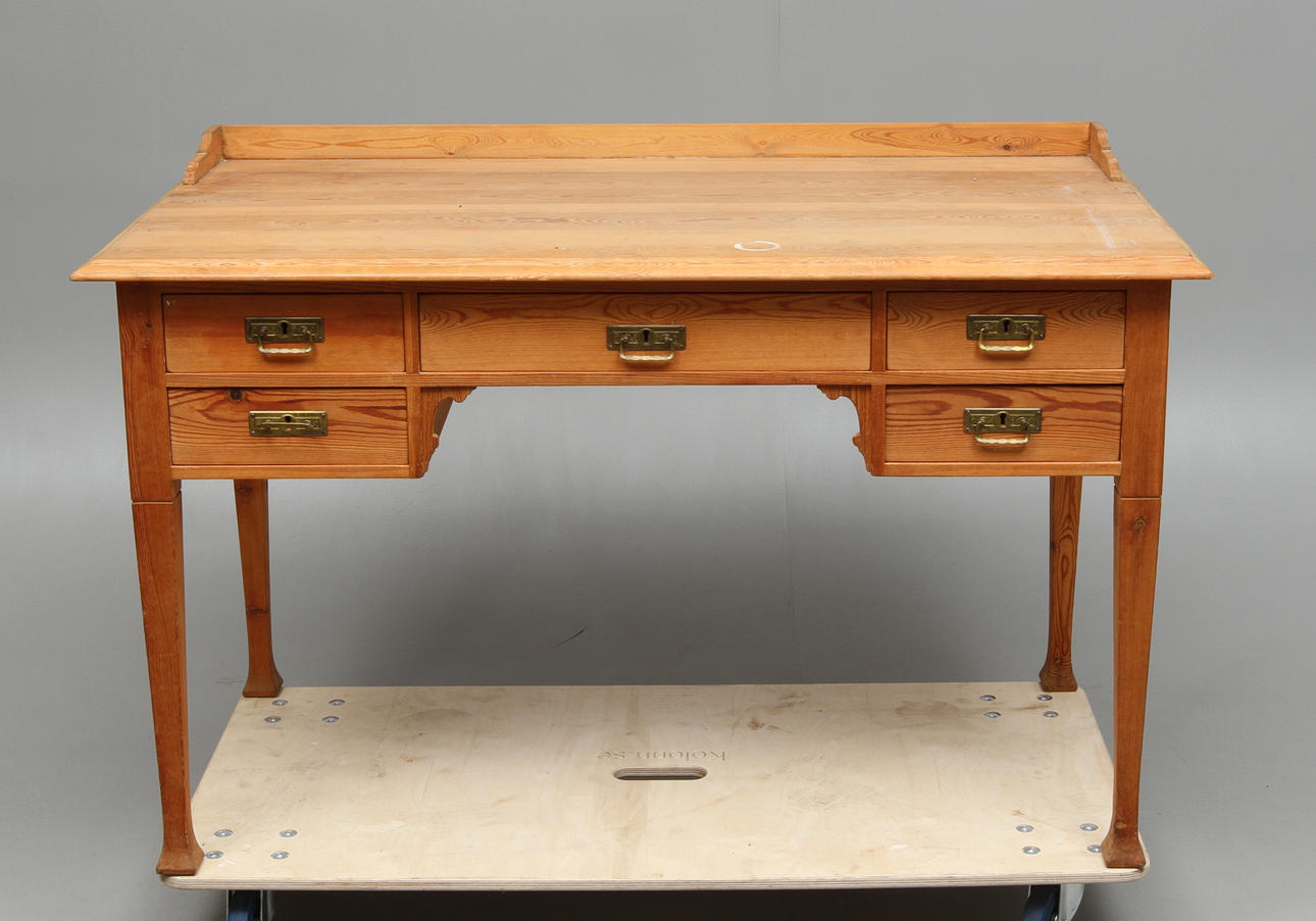 SKRIVBORD, jugend, 1900-tal.