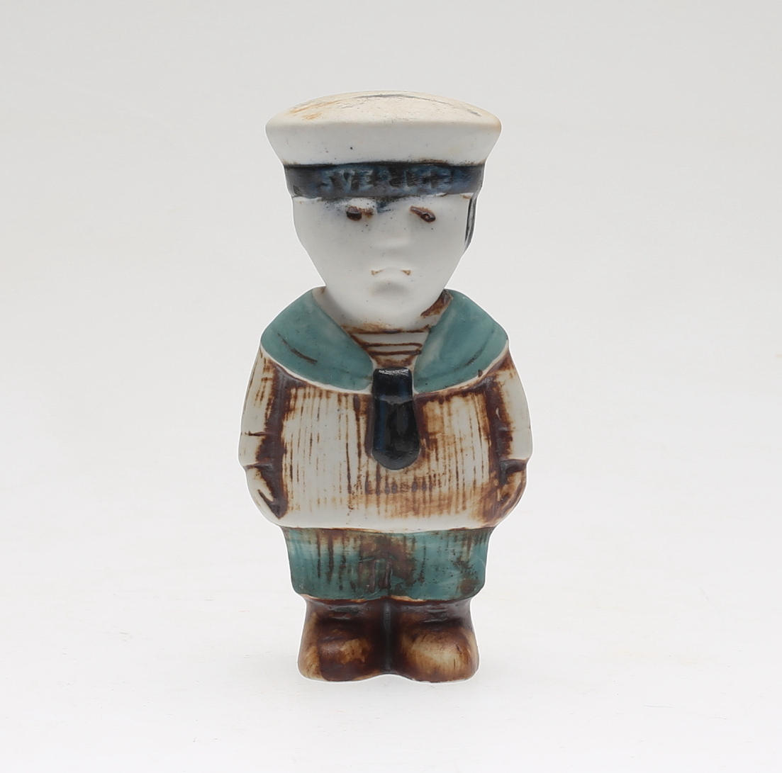 FIGURIN, stengods, "Oscar" ur serien Sekelskifte, Lisa Larson, Gustavsberg.